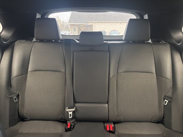 Vehicle image 14 of 26