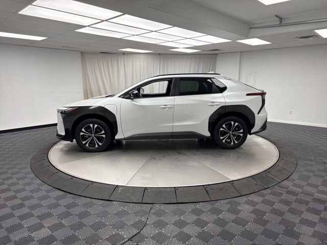 Vehicle image 5 of 26