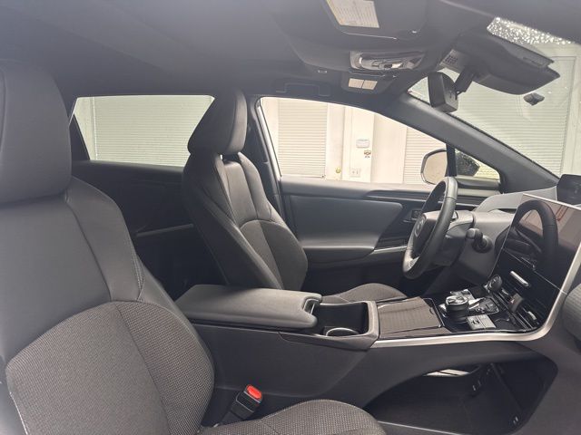 Vehicle image 10 of 26