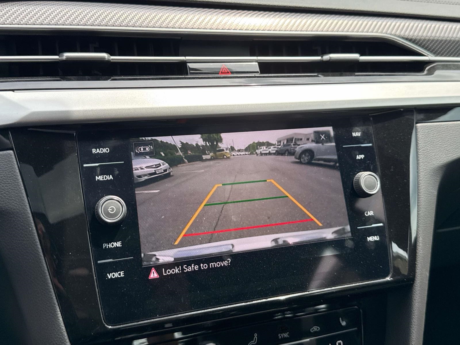 Vehicle image 19 of 29