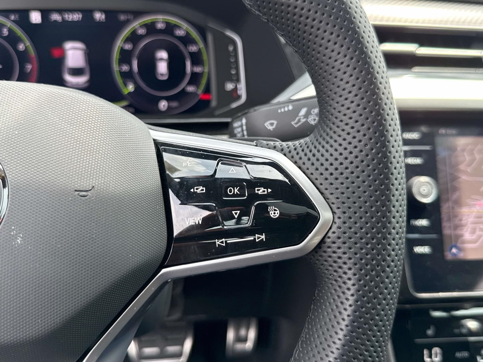 Vehicle image 23 of 29
