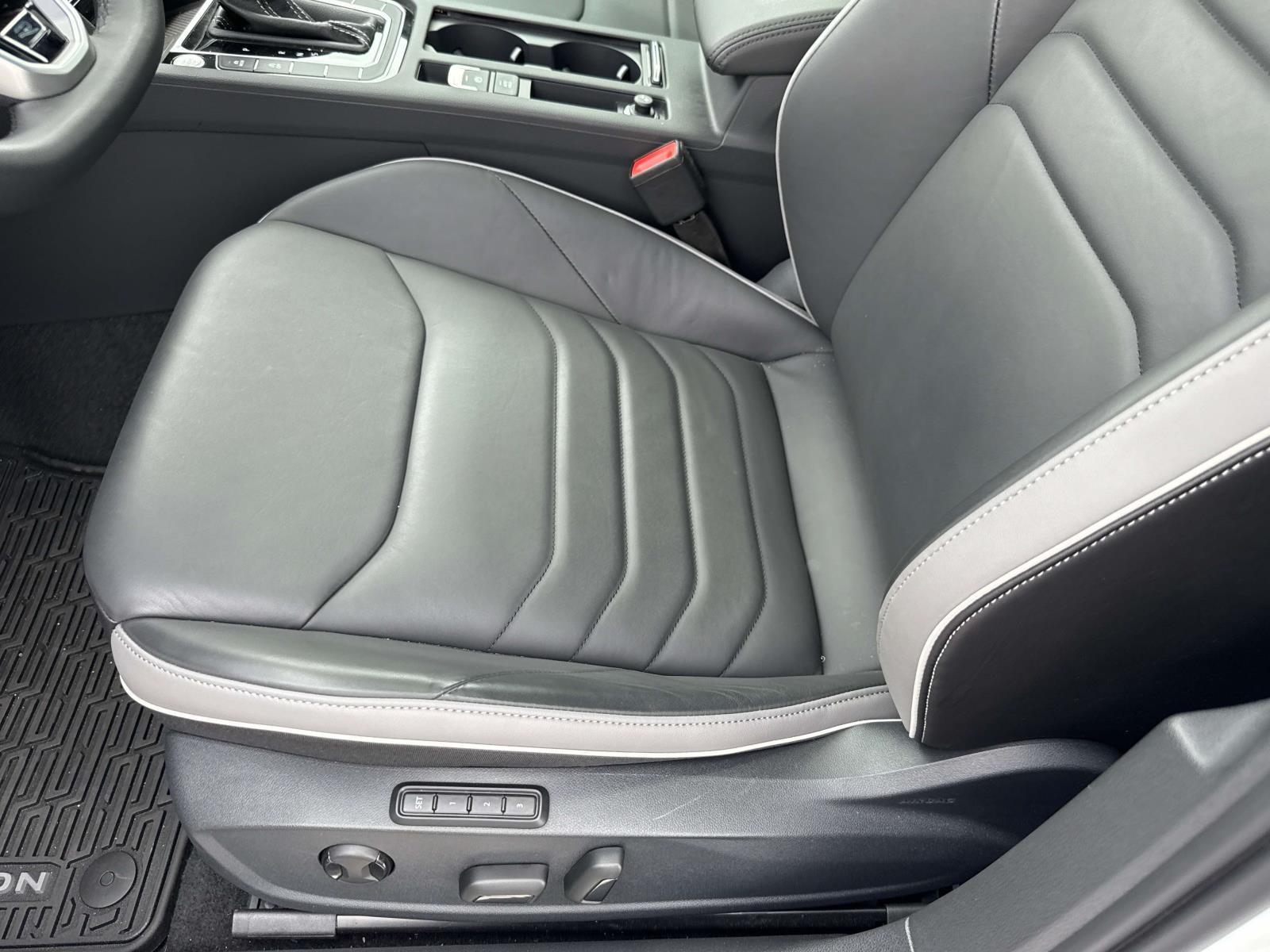 Vehicle image 14 of 29