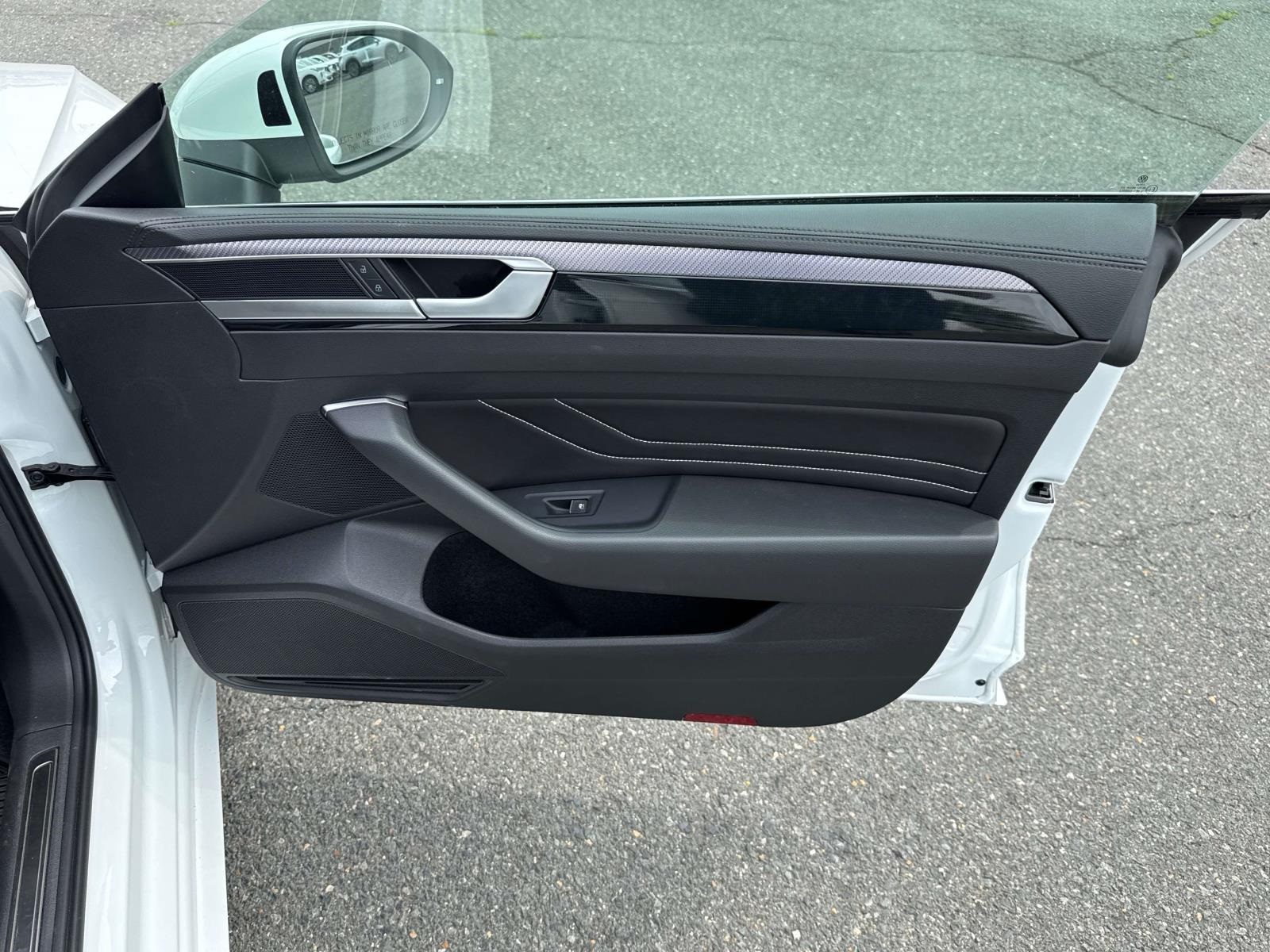 Vehicle image 7 of 29
