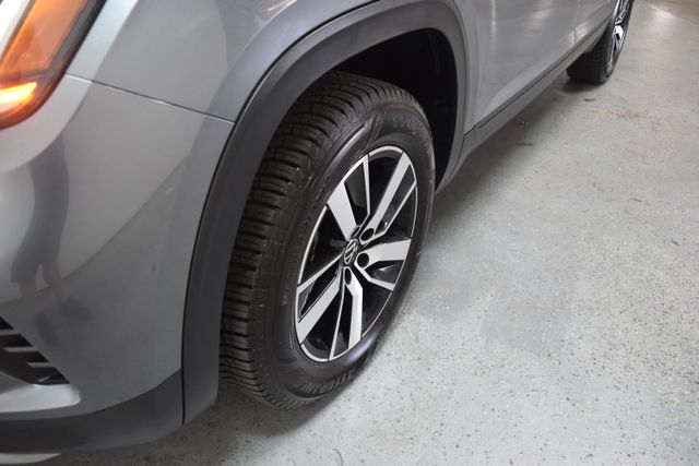 2023 Volkswagen Atlas 2.0T SE Image 8 of 21
