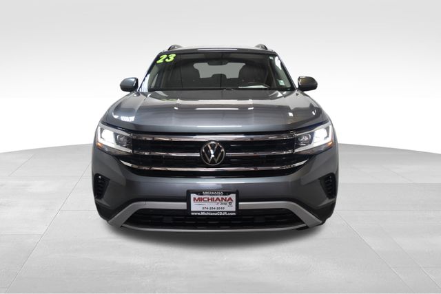 2023 Volkswagen Atlas 2.0T SE Image 2 of 21