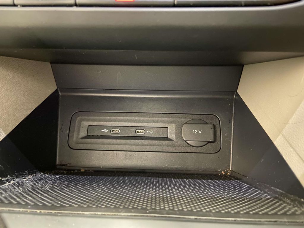 Vehicle image 9 of 22