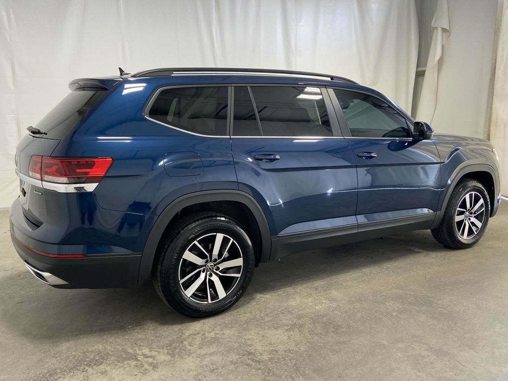 Vehicle image 5 of 22