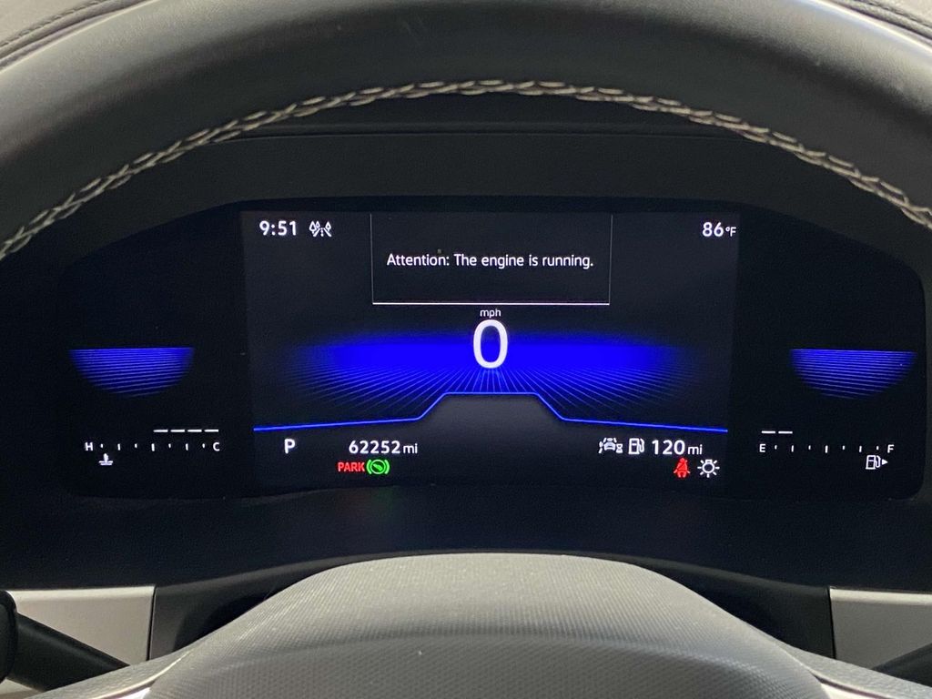 Vehicle image 11 of 22