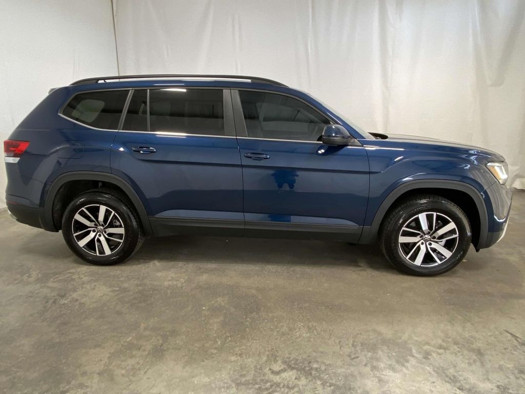 Vehicle image 4 of 22