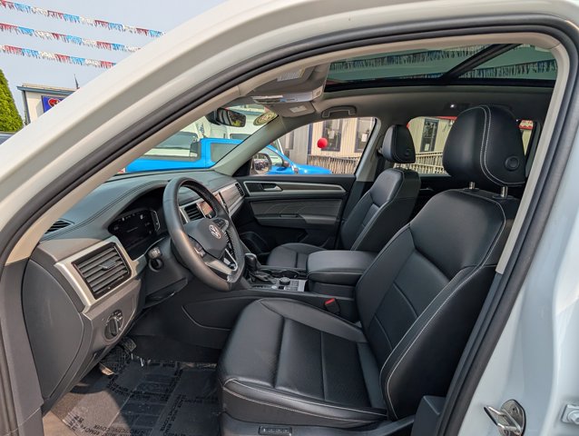 Vehicle image 14 of 30