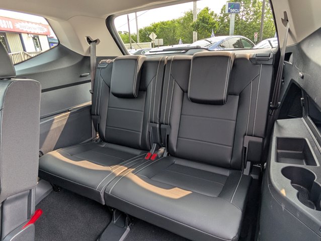 Vehicle image 12 of 30