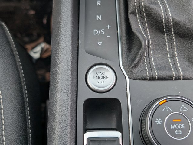 Vehicle image 23 of 30