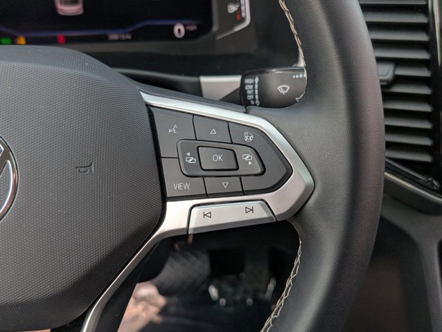 Vehicle image 22 of 30