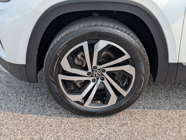 Vehicle image 7 of 30