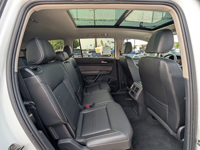 Vehicle image 9 of 30