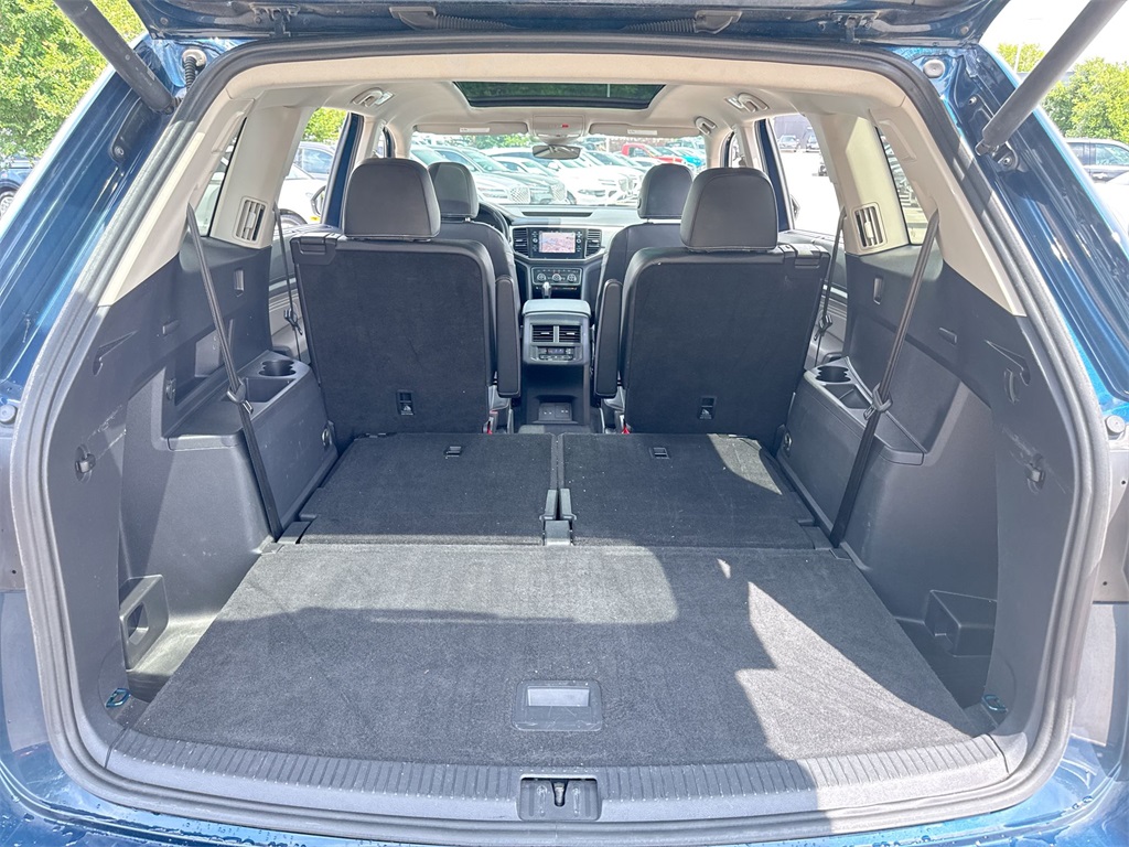 2023 Volkswagen Atlas 3.6L V6 SEL Premium R-Line Image 11 of 33