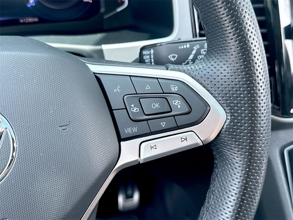 2023 Volkswagen Atlas 3.6L V6 SEL Premium R-Line Image 30 of 33