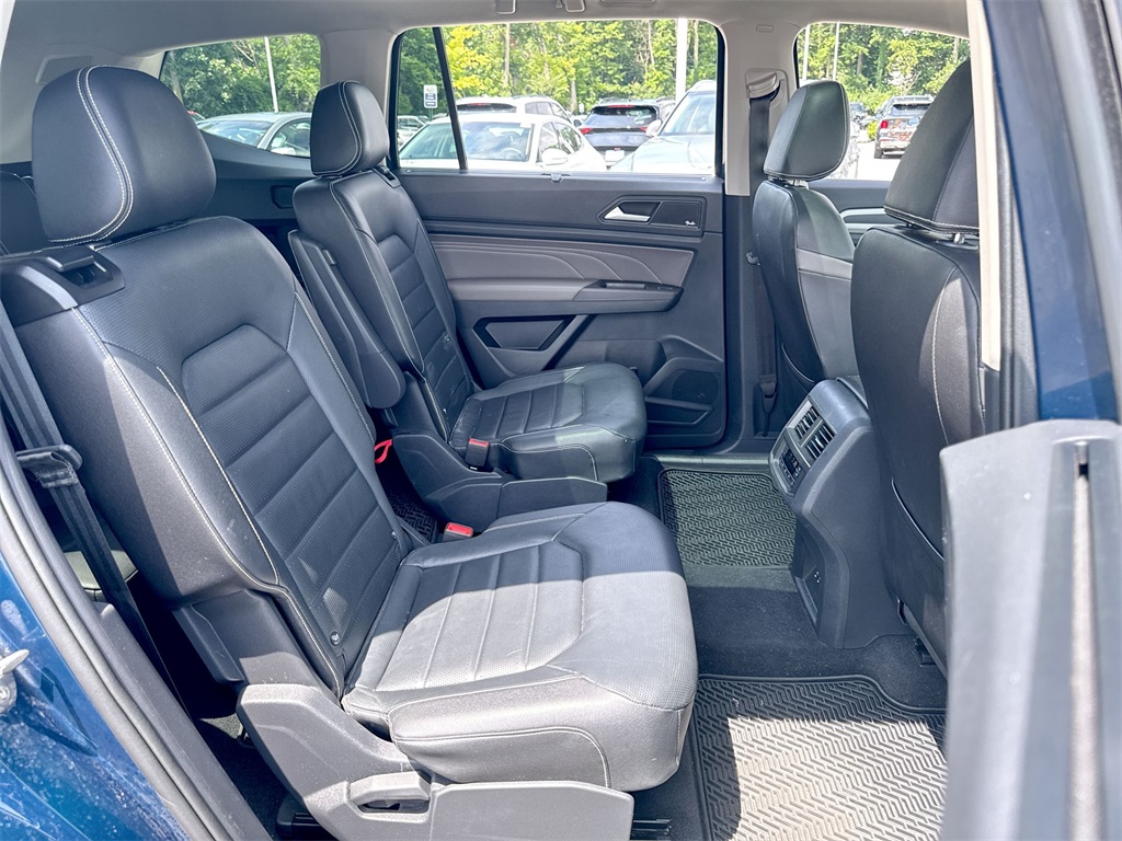 2023 Volkswagen Atlas 3.6L V6 SEL Premium R-Line Image 13 of 33