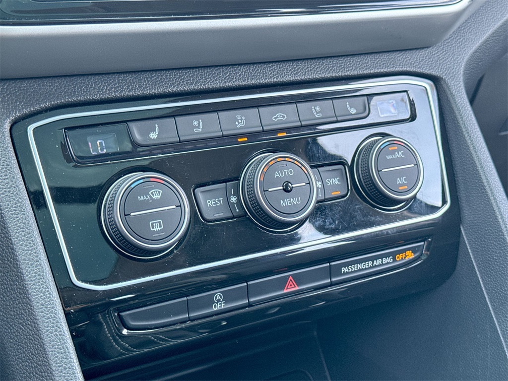 2023 Volkswagen Atlas 3.6L V6 SEL Premium R-Line Image 33 of 33