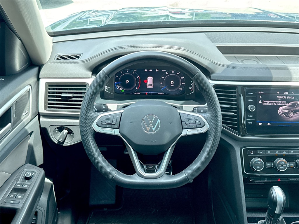 2023 Volkswagen Atlas 3.6L V6 SEL Premium R-Line Image 18 of 33