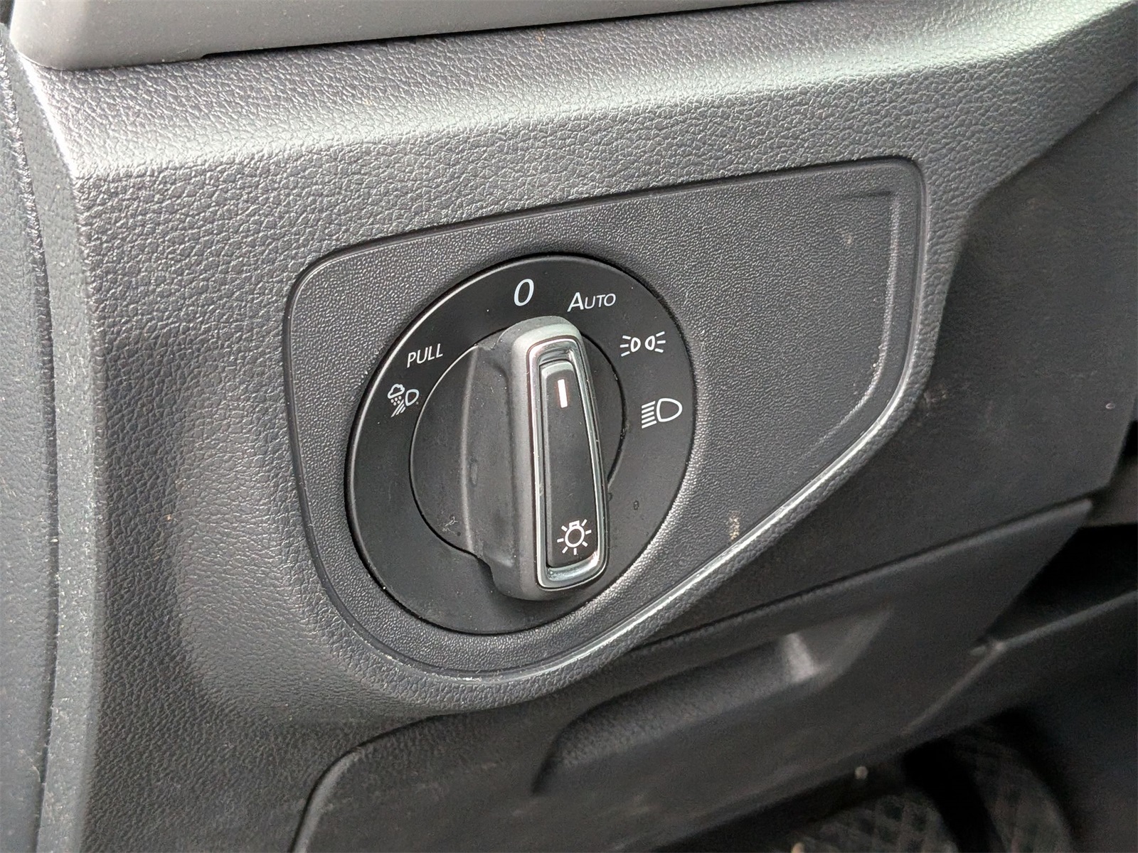 2023 Volkswagen Atlas 3.6L V6 SE Technology Image 35 of 42