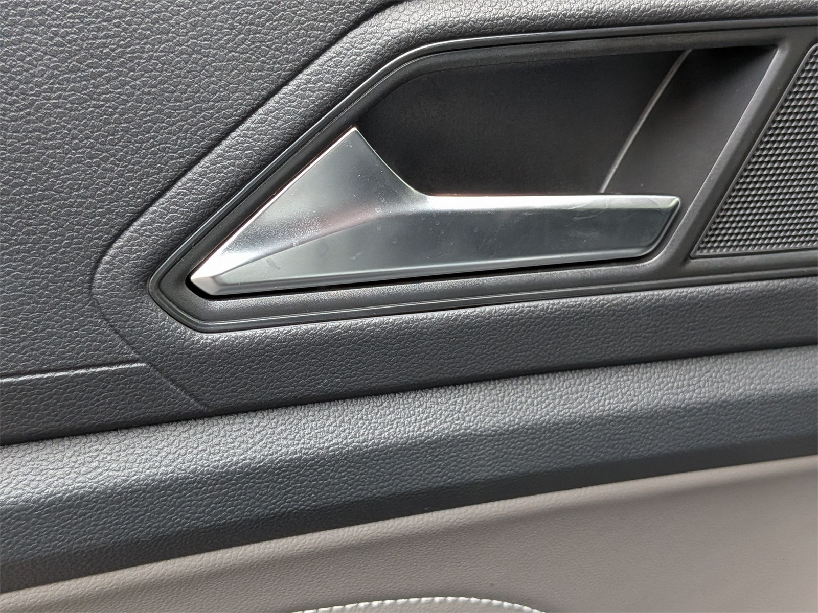 2023 Volkswagen Atlas 3.6L V6 SE Technology Image 38 of 42