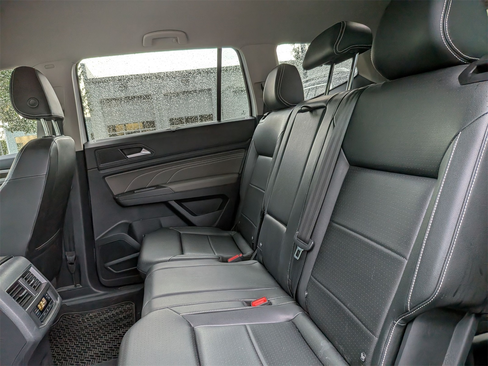 2023 Volkswagen Atlas 3.6L V6 SE Technology Image 16 of 42