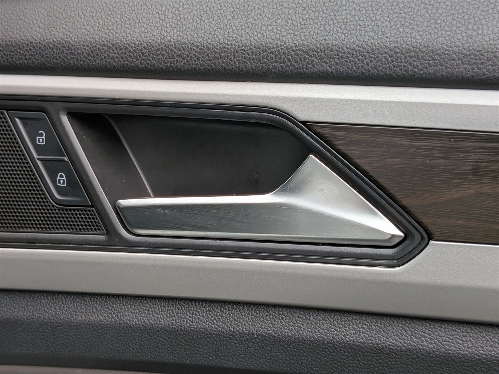 2023 Volkswagen Atlas 3.6L V6 SE Technology Image 28 of 42