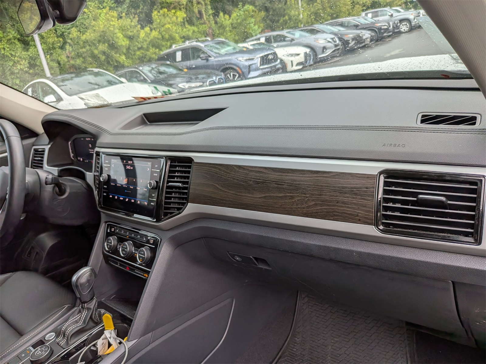 2023 Volkswagen Atlas 3.6L V6 SE Technology Image 19 of 42