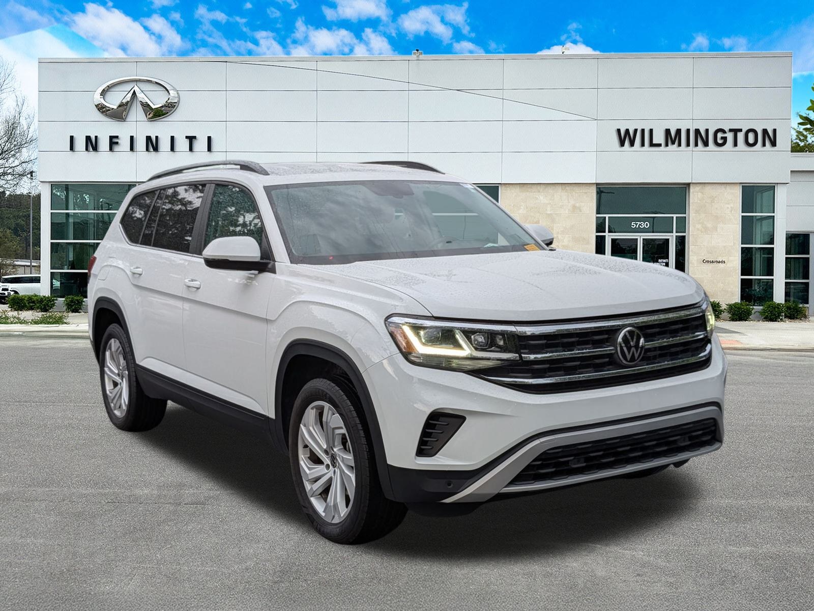 2023 Volkswagen Atlas 3.6L V6 SE Technology Image 3 of 42