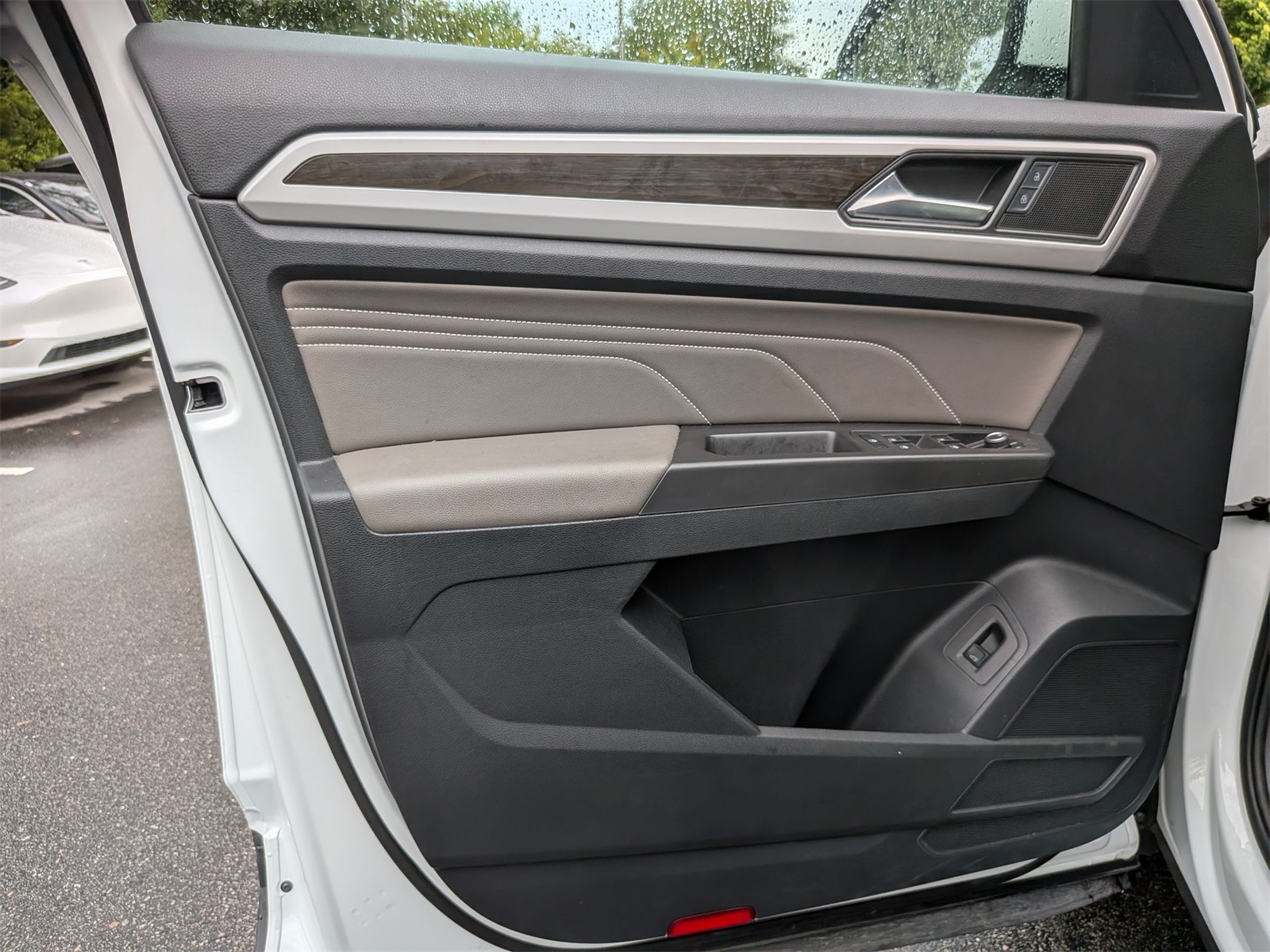 2023 Volkswagen Atlas 3.6L V6 SE Technology Image 27 of 42