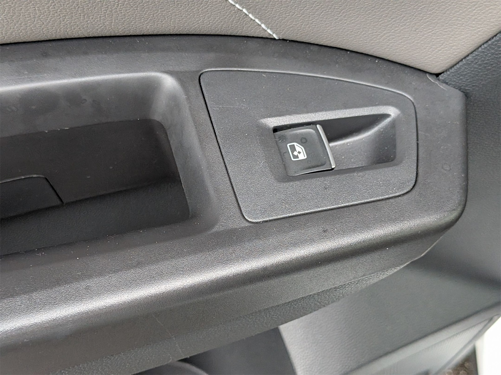 2023 Volkswagen Atlas 3.6L V6 SE Technology Image 37 of 42