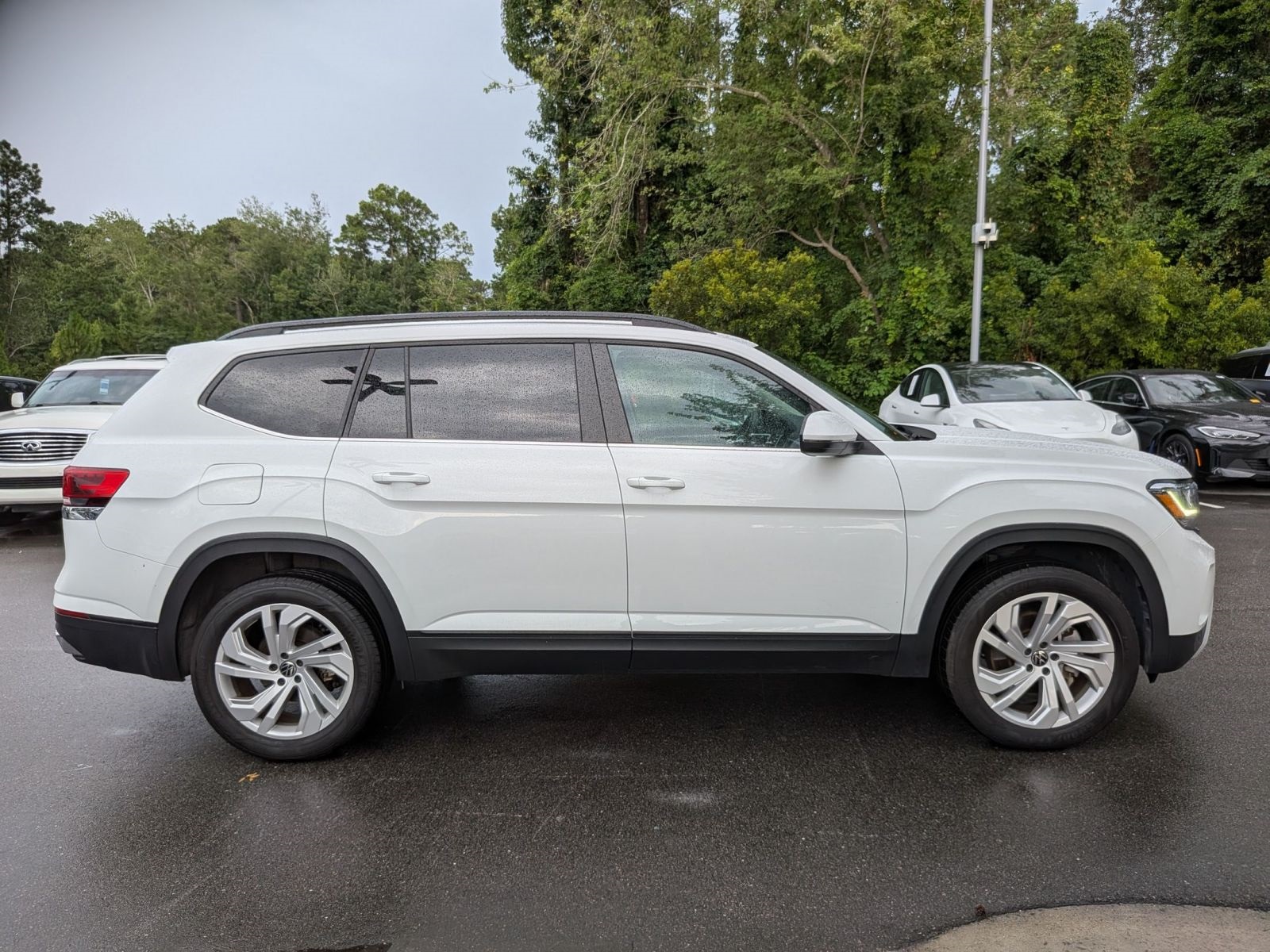 2023 Volkswagen Atlas 3.6L V6 SE Technology Image 4 of 42