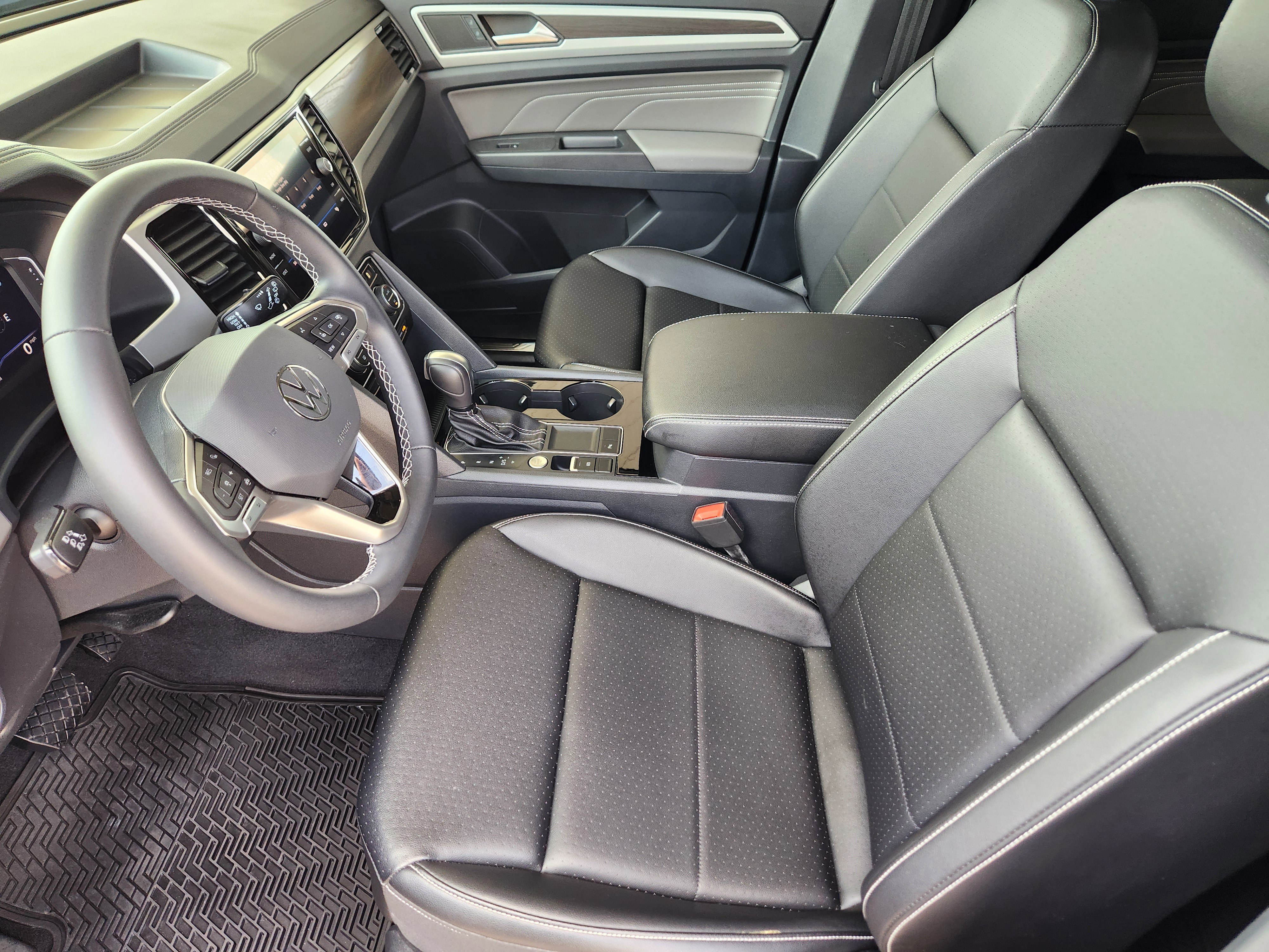 2023 Volkswagen Atlas 3.6L V6 SE Technology Image 24 of 26