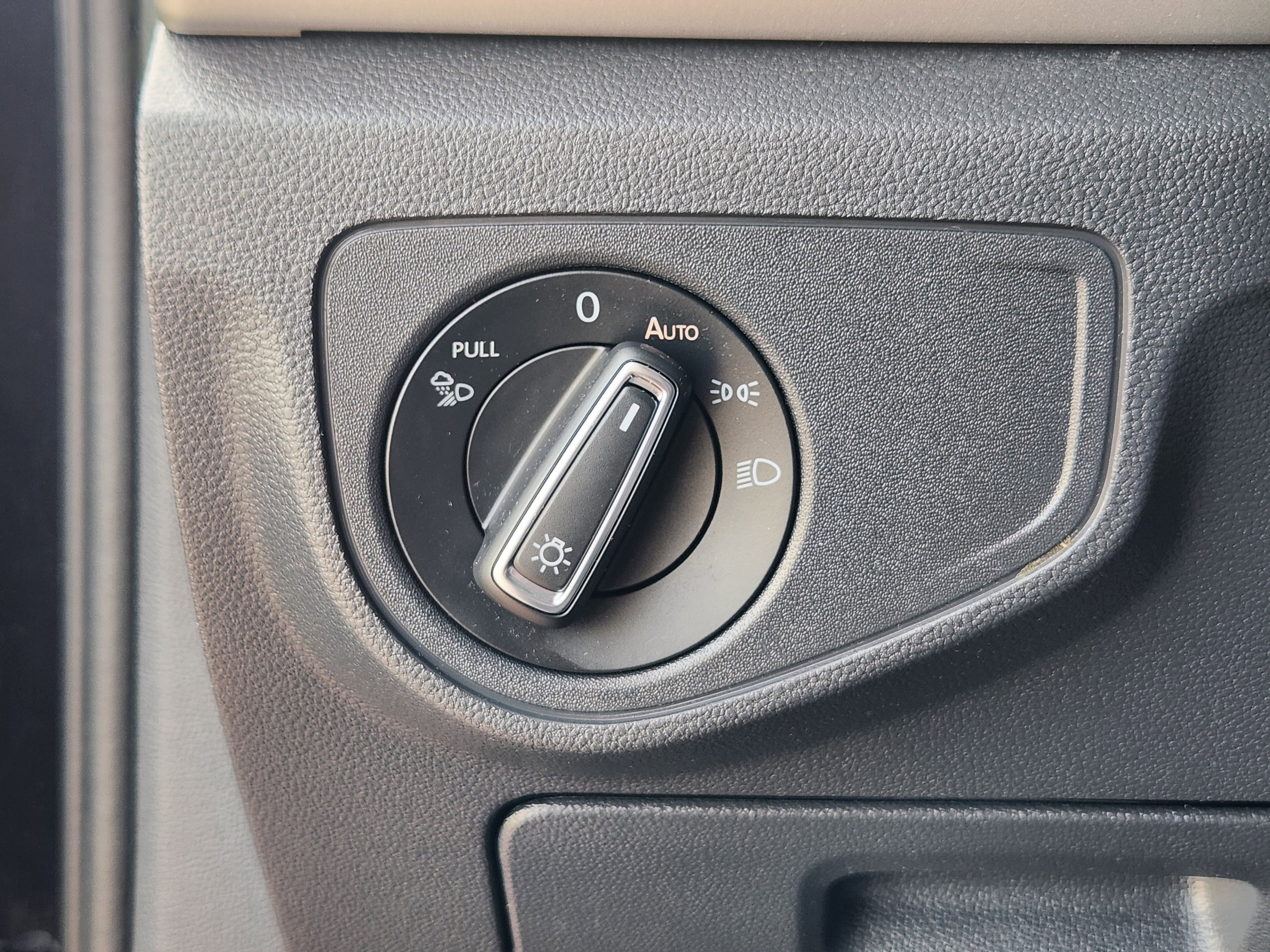 2023 Volkswagen Atlas 3.6L V6 SE Technology Image 26 of 26