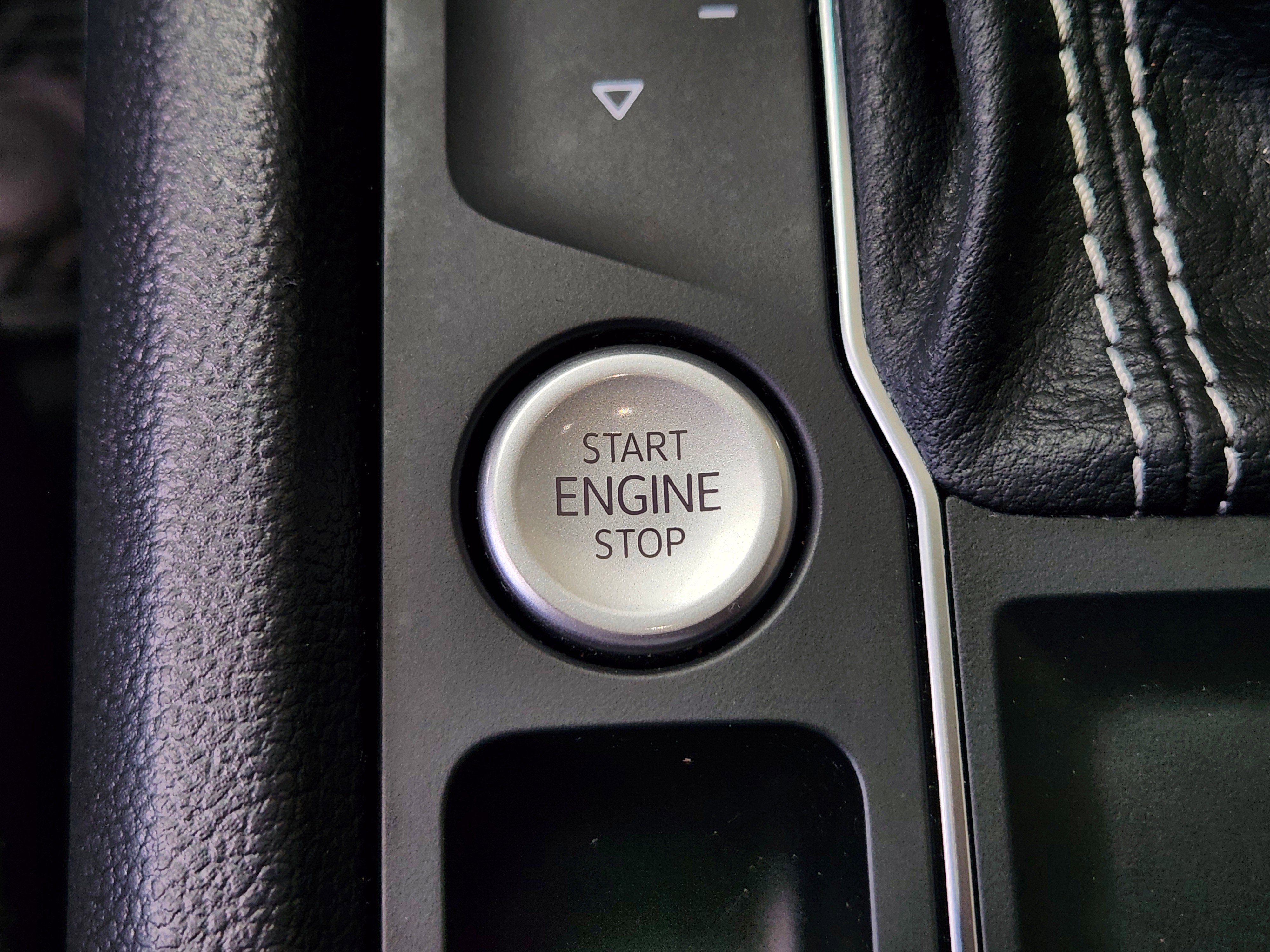 2023 Volkswagen Atlas 3.6L V6 SE Technology Image 20 of 26