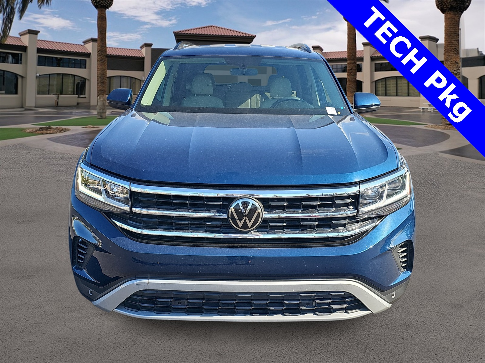 2023 Volkswagen Atlas 3.6L V6 SE Technology Image 3 of 27