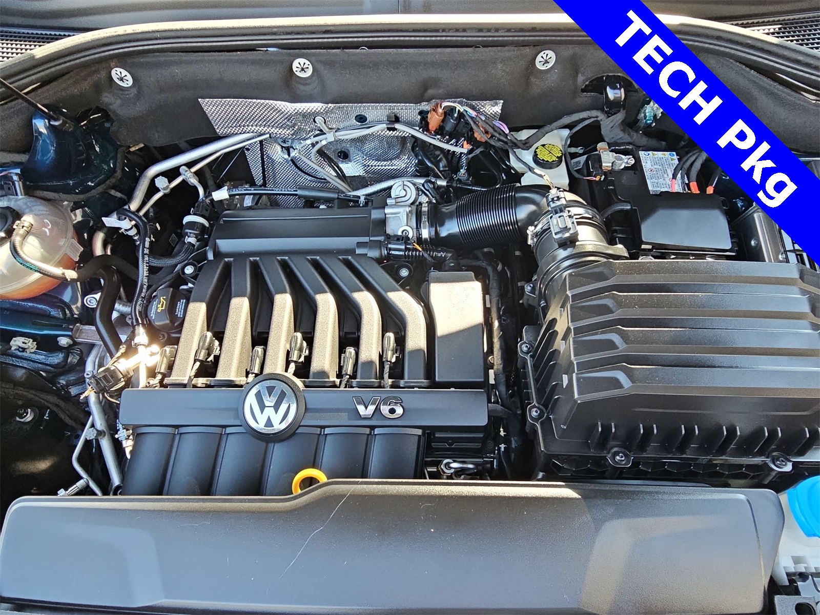 2023 Volkswagen Atlas 3.6L V6 SE Technology Image 10 of 27