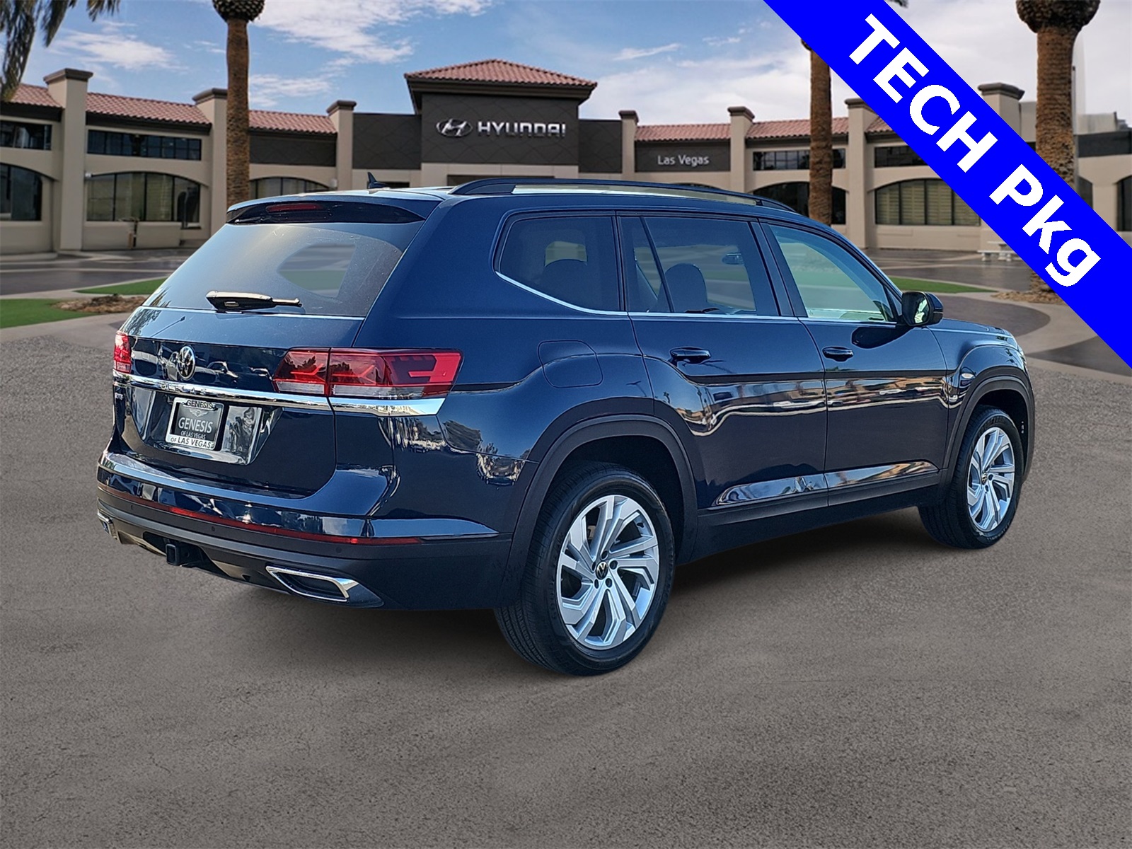 2023 Volkswagen Atlas 3.6L V6 SE Technology Image 6 of 27