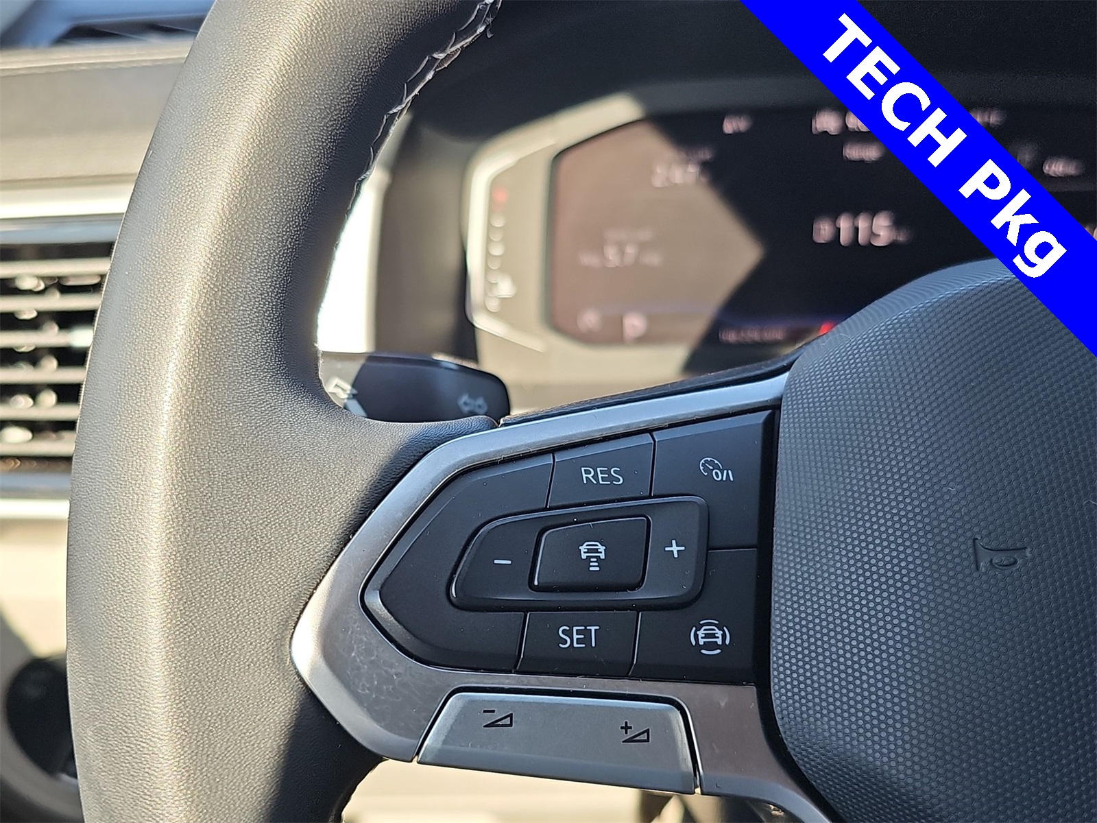 2023 Volkswagen Atlas 3.6L V6 SE Technology Image 26 of 27