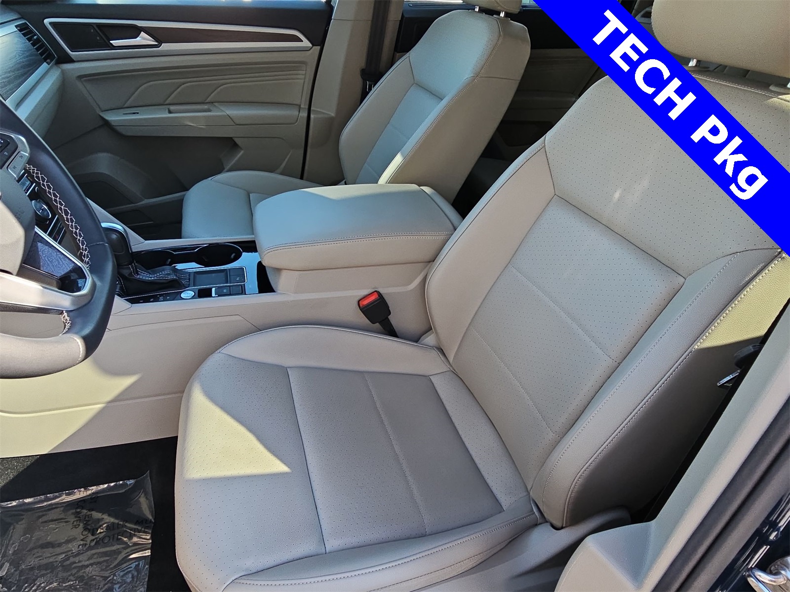 2023 Volkswagen Atlas 3.6L V6 SE Technology Image 14 of 27