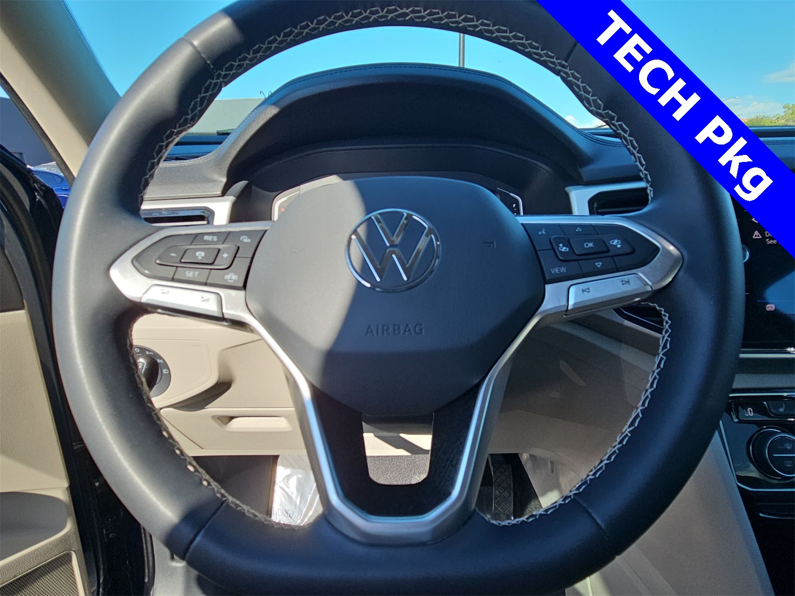 2023 Volkswagen Atlas 3.6L V6 SE Technology Image 18 of 27