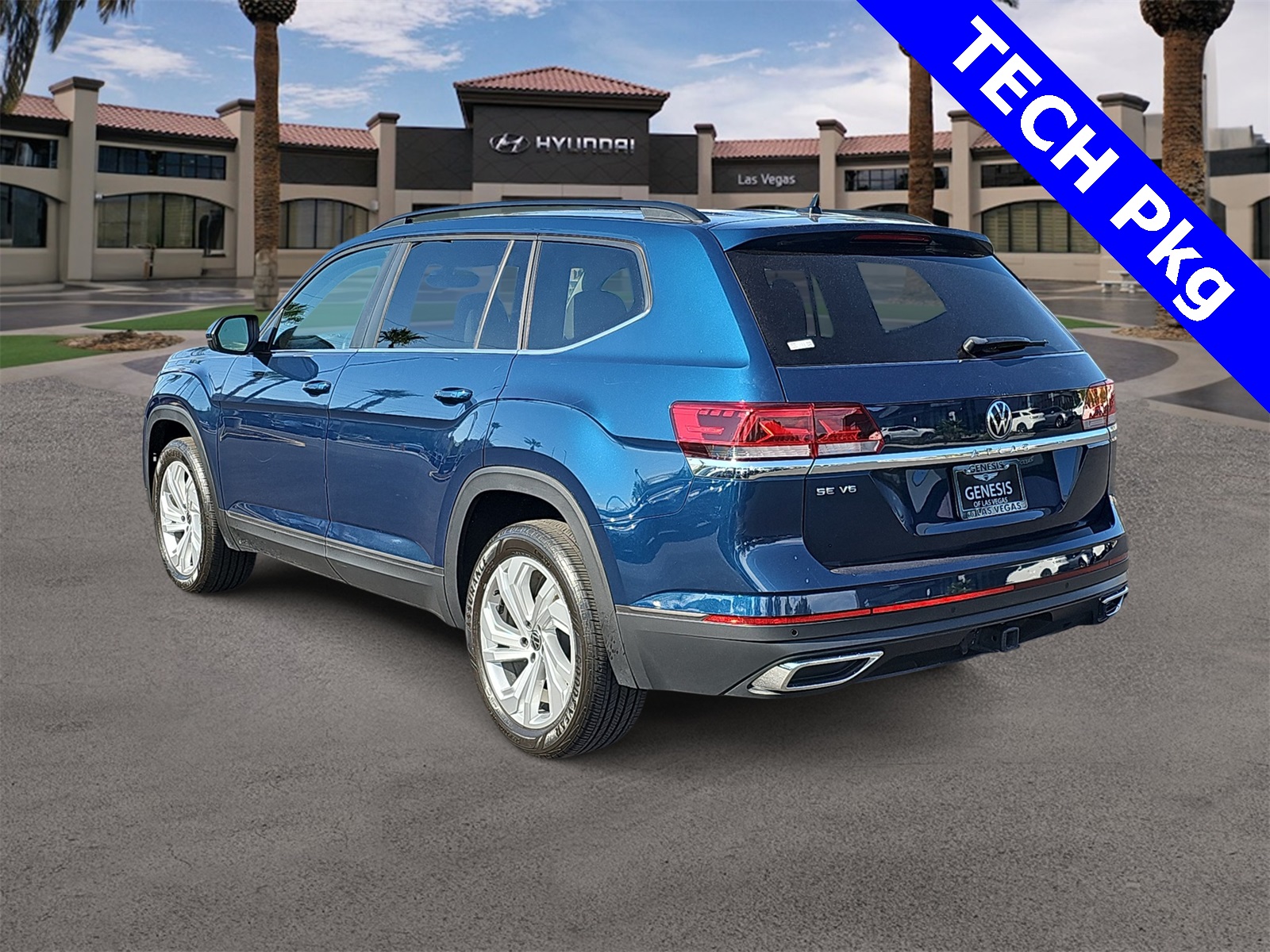 2023 Volkswagen Atlas 3.6L V6 SE Technology Image 8 of 27