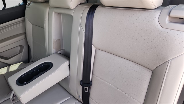 2023 Volkswagen Atlas 3.6L V6 SE Technology Image 11 of 34