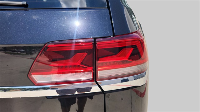 2023 Volkswagen Atlas 3.6L V6 SE Technology Image 10 of 34
