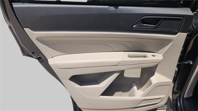 2023 Volkswagen Atlas 3.6L V6 SE Technology Image 24 of 34