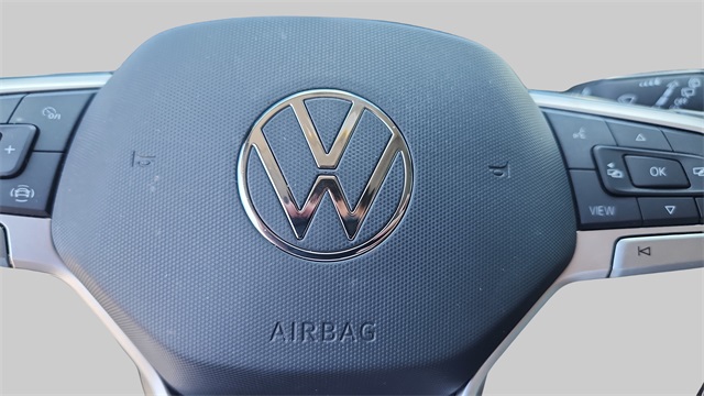 2023 Volkswagen Atlas 3.6L V6 SE Technology Image 16 of 34