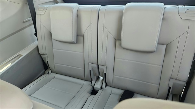 2023 Volkswagen Atlas 3.6L V6 SE Technology Image 12 of 34
