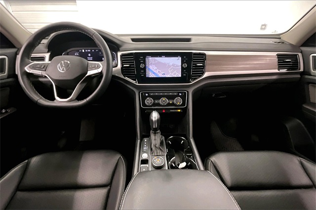 Vehicle image 17 of 38