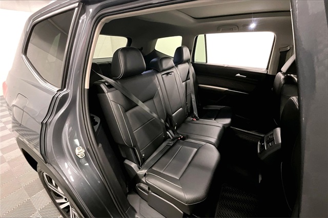 Vehicle image 10 of 38